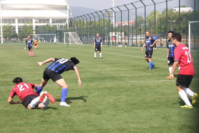 比尔25分太阳力克76人止4连败 活塞险胜开拓者