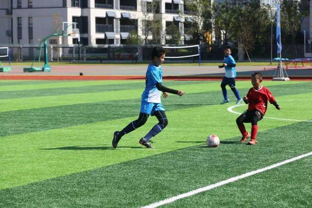 特雷杨22+11杰约21+15 老鹰力克尼克斯晋级4强