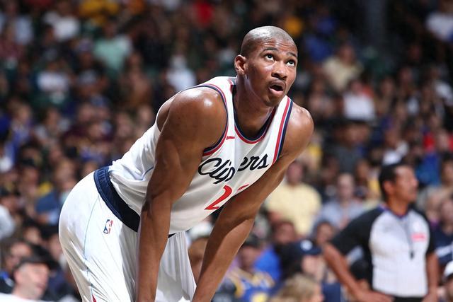 詹姆斯20+8+6浓眉23+19+4+4 湖人力克76人