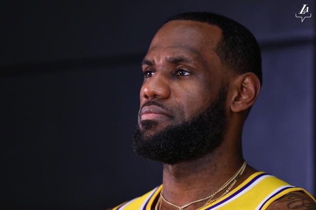 重磅！NBA最权威记者宣布退役 结束30年生涯