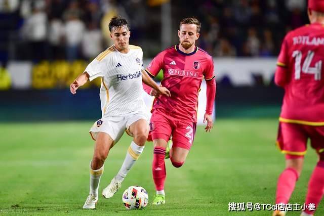 高尔夫球重庆女子公开赛挥杆 首轮彭严萱63杆破纪录领先高尔夫球重庆女子公开赛挥杆 首轮彭严萱63杆破纪录领先